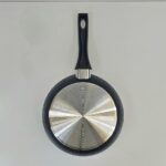 YW22-10 RM04-RW - 28cm aluminium extruded marble frying pan bottom black handle - Image 3